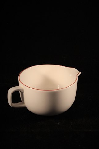 Gravy jug (565) in Redtop / redline , earthenware from Royal Copenhagen.