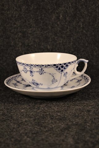 Royal Copenhagen Blue Fluted half lace teacup.
RC# 1/656. 2.sort.
Cup Dia.:10,5cm.
