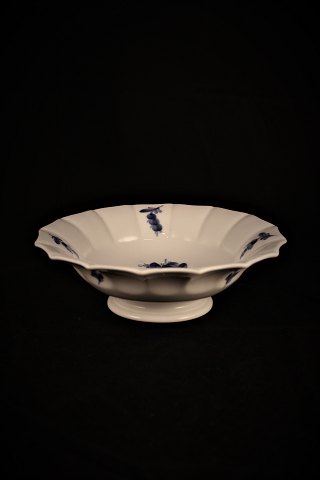 Royal Copenhagen, Blue Flower, Angular bowl.
Dia.:21cm.
10/8607.