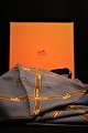 item no:
Hermés silketørklæde nr.1 item no:
Hermés silketørklæde nr.1