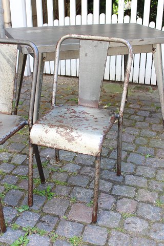 Original gammel Fransk Tolix stol designet af Xavier Pauchard ,model: T37-Paris. Stolen er designet til Verdens udstillingen i Paris i 1937. ...
