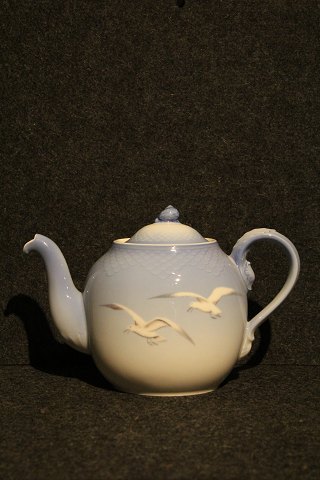 Tea pot in seagull from Royal Copenhagen. 1.Quality.