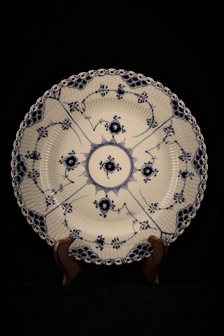 Royal Copenhagen Blue Fluted Full Lace dinner plate. Dia.:25cm.
RC# 1/1084.