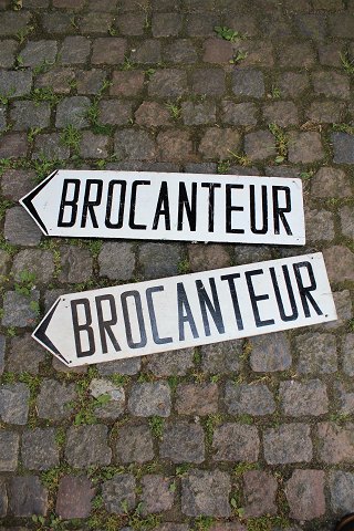 Gammelt fransk bemalet træ skilt "BROCANTEUR"
( Antik / Brocante handler )