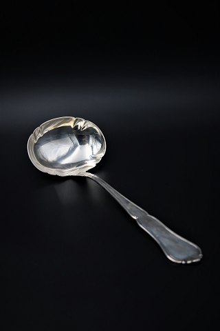 Gammel potageske i 3 tårnet sølv , stemplet (214 gram)Længde : 31,5cm.