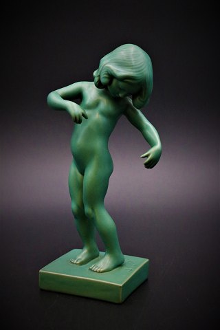 Kai Nielsen Venus figure in terracotta with green glaze "Venus Glypogos". from 
P.Ibsen, sign. Kai Nielsen. H:22cm.