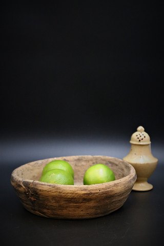 Swedish 1800 century wooden bowl with a fine patina. 
H:6cm. Dia.:20cm.