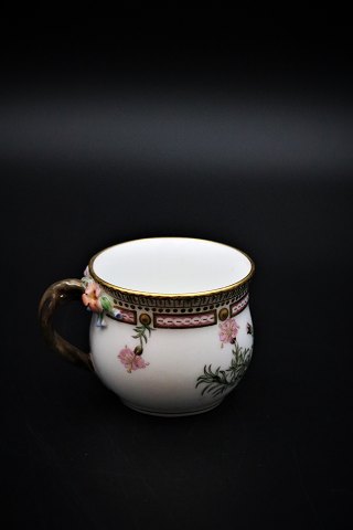 Antique Royal Copenhagen Flora Danica small mocha cup with handle from 1850-70. 
H:5.2cm. Dia.:6cm.