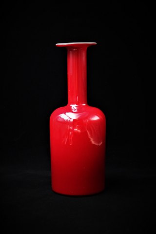 Otto Brauer glass vase in deep red color from Holmegaard glassworks.H:25cm. Dia.:9,5cm.