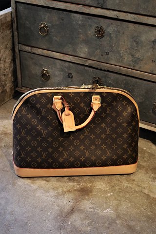 Vintage Louis Vuitton Alma handbag / travel bag in Monogram Macassar Canvas and 
leather...
