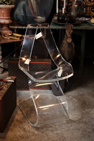 Skulpturel design stol  i plexiglas , designet af Michel Dumas (Atelier Michel Dumas) i 70érne...