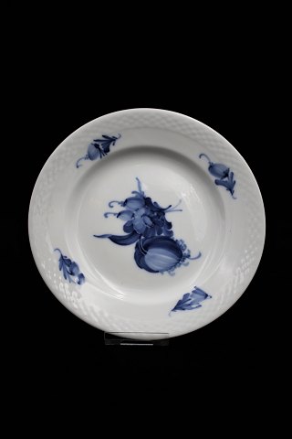 Royal Copenhagen Blue Flower wicker dessert plate. 
Dia.:16 cm. 
RC# 10/8092. 2.sort.