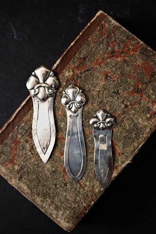 Old bookmarks in silver, stamped... CLICK TO SEE EACH ONE.!