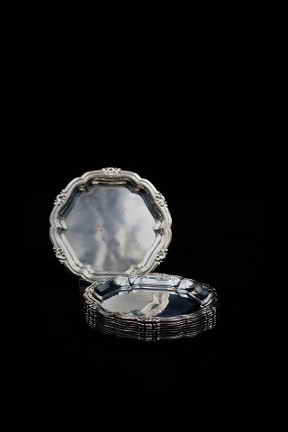 Old glass tray with decorated edge in silver, stamped. Dia.:8 cm...