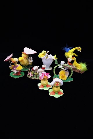 Old Easter decorations from the 50s...
1 & 2) Small Easter chickens in cardboard, paper and fabric. H:5cm. - DKK 150 
each.
3) SOLD !
4) Easter chicken in cotton wool with parasol. H: 8.5 cm. - DKK 250
5 ) Small easter lamb in papier mache. H: 5cm. - DKK 325
6 & 7 ) Small Easter chickens in eggshells. H: 7 cm. - DKK 175 each
8 ) SOLD !
9 ) 2 easter chickens on a tree stump. H: 10 cm. - DKK 125