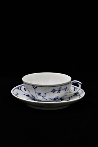 Royal Copenhagen Blue Fluted Plain tea cup. 
RC#1/76...