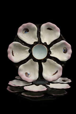 Decorative, old French oyster plate with fine painted motifs...