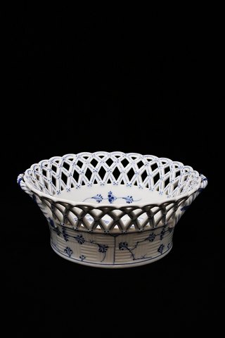 Royal Copenhagen Blue Fluted Full Lace fruit bowl with handle.
RC#1/1052.
With hair crack !