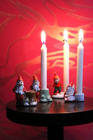 Decorative old Santa Claus candlesticks in porcelain...
CLICK THE PICTURE TO SEE EACH ONE !