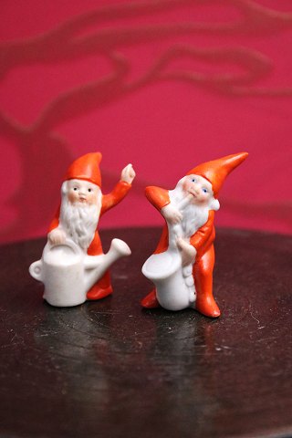 Sweet old bisquit gnomes...
CLICK ON THE PICTURE TO SEE EACH ONE !