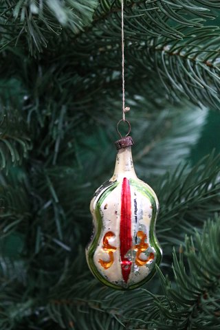 Old glass Christmas ornament from 1920 in the shape of a cello. L: 6.5cm.