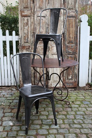 Original old French Tolix cafe chair.
A real classic designed by Xavier Pouchard in 1934...