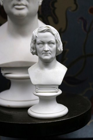 Antique Royal Copenhagen, small bust in bisquit by the Danish sculptor Bertel 
Thorvaldsen...