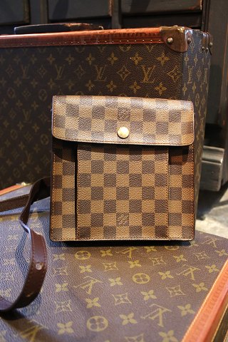 Vintage Louis Vuitton DAMIER EBENE PIMLICO crossbody bag...