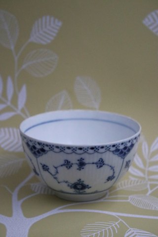 Rare, Blue Fluted Half Lace bowl / rinsing bowl from Royal Copenhagen.
1/592.