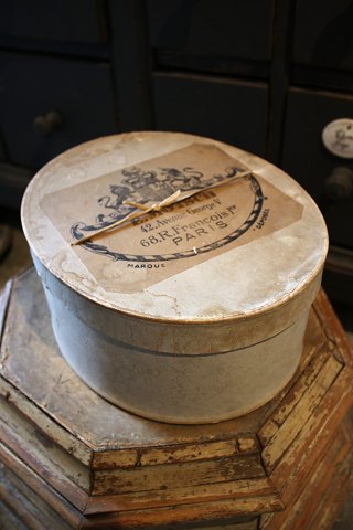 Decorative, vintage black bowler hat in original box from Paris...