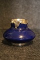 Sjælden antik lille porcelæns vase fra Royal Copenhagen i blå glasur med sølv monteringer.1893-1900.
