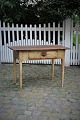 Svensk 1800 tals konsolbord i træ med lille skuffe.Bordet står helt i original farve.