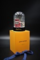 Louis Vuitton VIP "Snow Globe" i original æske.Er i super fin stand. H:15cm. Dia.:9,2cm.