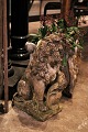 Dekorativ , gammel sandstens løve med en rigtig fin patina.Højde: 41cm...