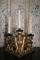 Old French altar candlestick (corner candlestick) in gilded wood with fine decorations, candle holder in metal and room for 3 candles.H:32cm.