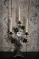 Gammel fransk kirkestage i mørk patina , dekoreret med 1 fin gammel hvid opaline glas blomst og fin fod. H:49cm...