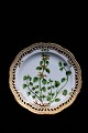 Antique Royal Copenhagen Flora Danica dinner plate with pierced edge.
Dia.:27cm. 
from 1850-90...