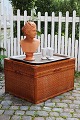 Beautiful, old chest with lid in braided bamboo with a nice patina...