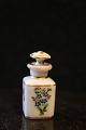 Antik Royal Copenhagen parfume flakon i porcelæn fra år 1820-50.
H: 4,5cm...