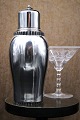 Gammel Cocktailshaker fra 50érne i forsølvet metal med en fin patina...