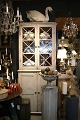 Svensk 1800 tals vitrineskab , 2 delt med lukket skab i bunden og glas vitrine med sprosser øverst...