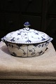 Musselmalet Helblonde oval terrin fra Royal Copenhagen...