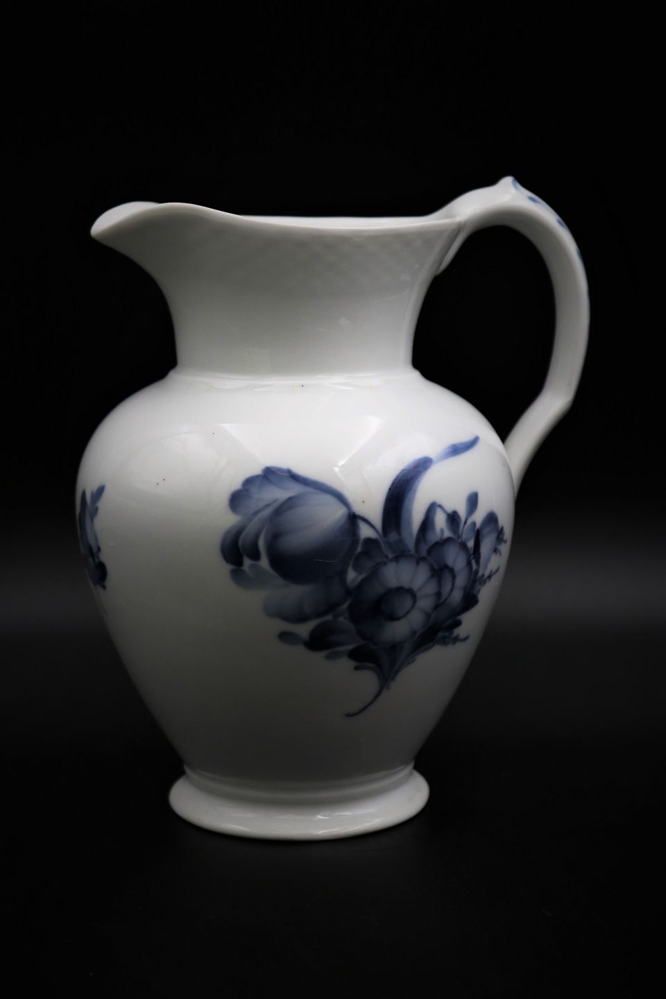 K&Co - Rare Royal Copenhagen Blue Flower Braided milk jug. * H: 22.5cm.  RC#10/3247. 1.s